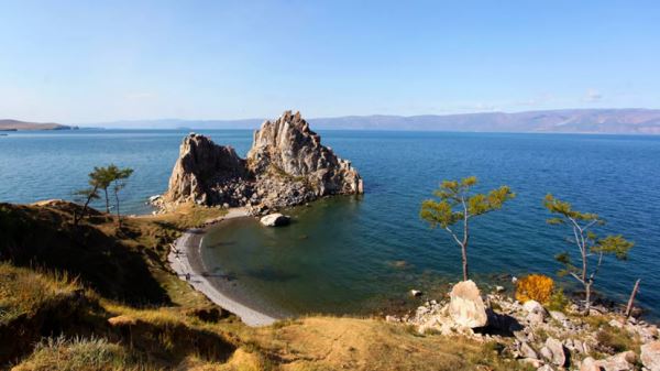 Эколог заявил о необходимости работать с туристами, приезжающими на Байкал