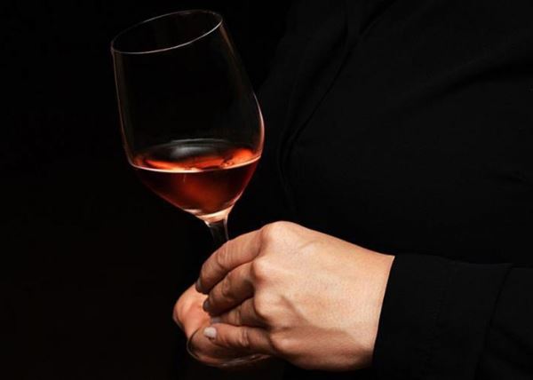 ​Роскачество дало советы по выбору розового вина