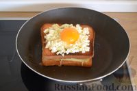 Горячие бутерброды с сыром, ветчиной и яйцом (на сковороде)