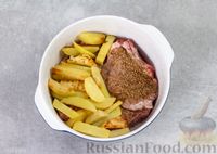 Запечённая свинина с картофелем, баклажанами и помидорами